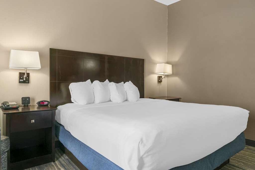 Comfort Inn & Suites Toledo Habitación foto